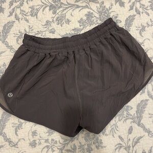 Lululemon 2’’ hotty hot run short